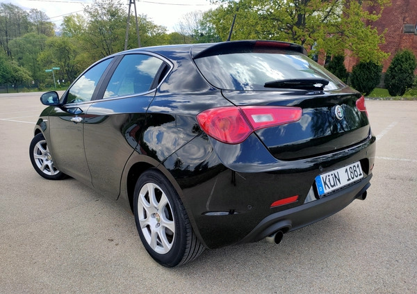 Alfa Romeo Giulietta cena 14900 przebieg: 230000, rok produkcji 2012 z Biała małe 211